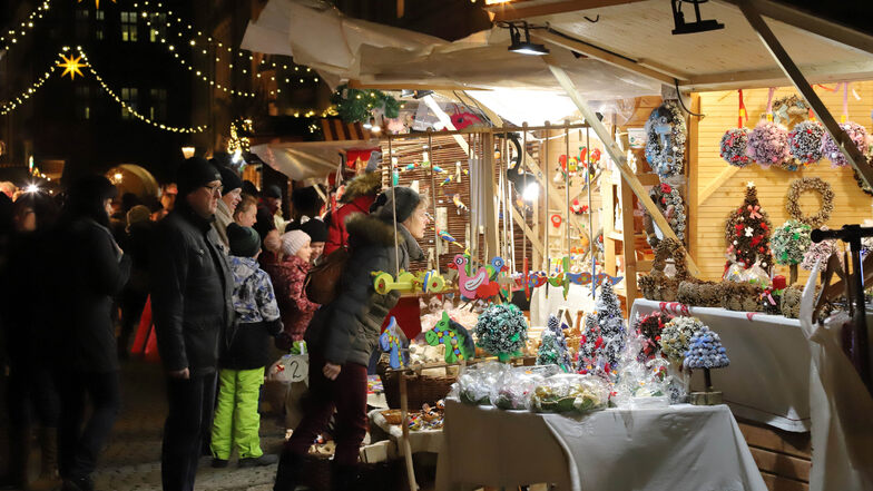 Der Christkindelmarkt in der Görlitzer Altstadt ist beliebt. Zusätzlich soll Görlitz noch einen zweiten Weihnachtsmarkt am Postplatz erhalten.