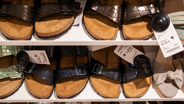 Wieder im Trend: Birkenstock-Sandalen gibt es im Outlet zum halben Preis oder sogar günstiger als im Zalando-Onlineshop.