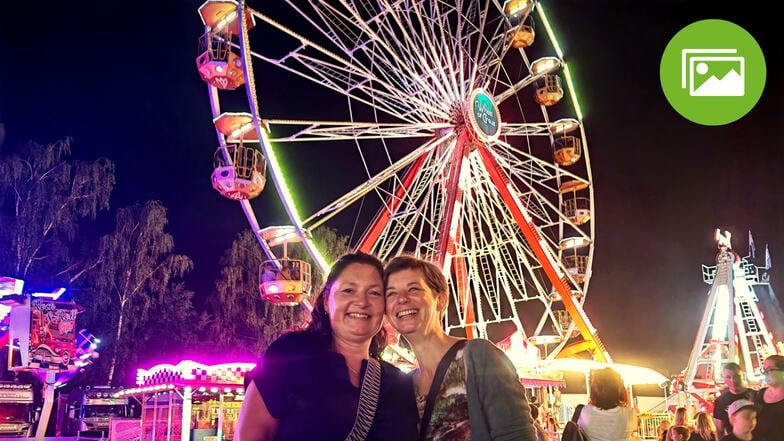 Kein Forstfest ohne Rummel und Riesenrad. Auch Kathrin Bräunig (l.) und Diana Heinrich sind als echte Kamenzer jeden Tag dabei. Sie genießen, wie viele andere der Tausenden Besucher, die Atmosphäre auf dem Forstfestplatz.