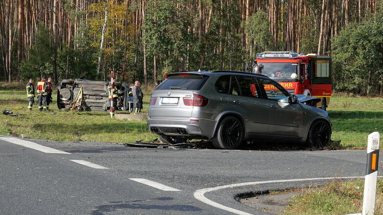 Kreuzungsunfall bei Radeburg: Zwei Frauen schwer verletzt