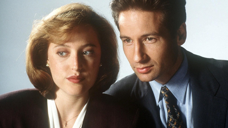 David Duchovny als FBI-Agent Fox Mulder und Gillian Anderson als seine Kollegin Dana Scully in der amerikanischen TV-Serie "Akte X".