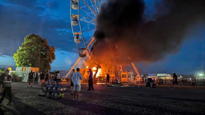 Zwei Gondeln hatten Feuer gefangen.