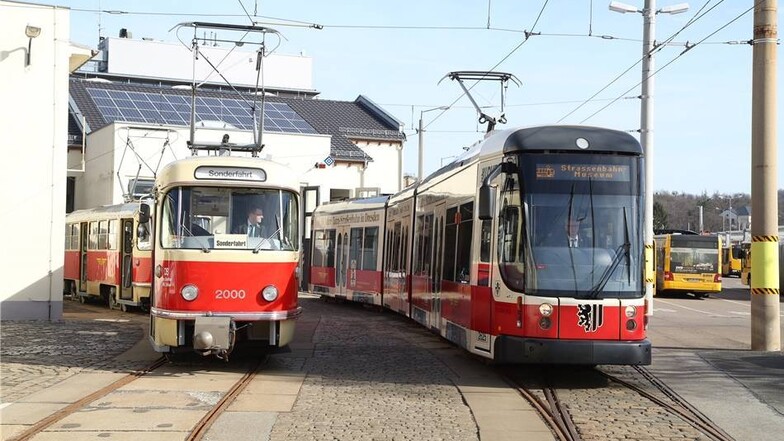 Am 4. März stellten die DVB und das Straßenbahnmuseum Dresden einen Stadtbahnwagen im klassischen Tatra-Look vor.