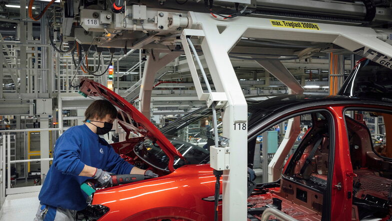 ID.5.-Produktion von Volkswagen in Zwickau. Die Elektromobilität setzt auch die Autozulieferr unter Druck, ihre Beschäftigten weiterzubilden. Foto: Volkswagen AG