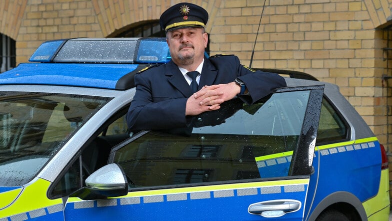 René Demmler, Präsident der Polizeidirektion Leipzig, hat am Sonntag das Vorgehen der Polizei in Leipzig verteidigt.