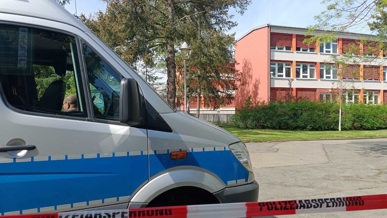 Die Polizei und das Absperrband sind weg, die Heidenauer Gleißberg-Schule auf dem Weg zurück in die Normalität.