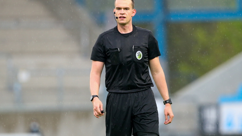 Richard Hempel ist Schiedsrichter der SG Großnaundorf, er pfeift ab der kommenden Saison in der dritten Liga.