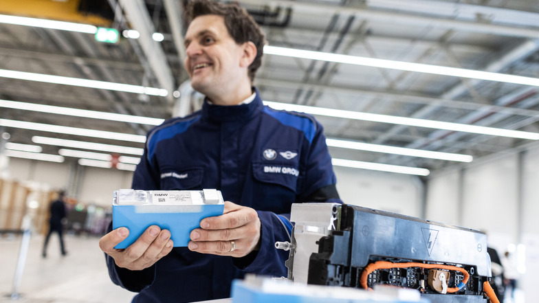 Batteriemodule "made in Leipzig". Am Montag startet BMW im Leipziger Werk die erste Fertigungslinie.