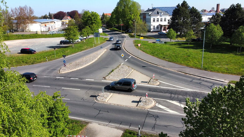 An der Kreuzung S36/Chemnitzer Straße in Leisnig sind am Samstagnachmittag ein Motorrad und Auto zusammengestoßen.