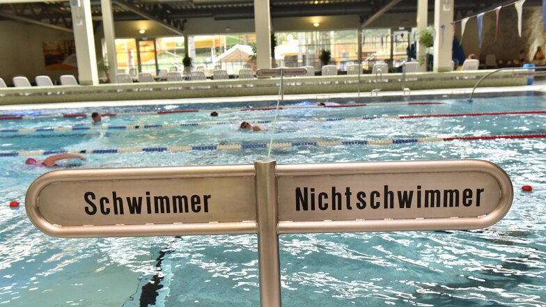 Um das Schwimmen zu lernen, müssen Altenbergs Grundschüler künftig längere Wege auf sich nehmen.