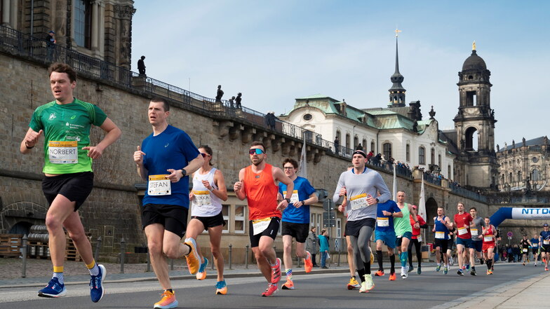 Die besondere Sightseeingtour durch Dresden. Mehr als 2.600 Läufer und Läuferinnen gingen über die verschiedenen Strecken beim Citylauf an den Start.