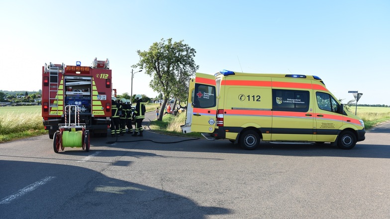 Mehrere Feuerwehrleute und Rettungskräfte waren am Holländerweg im Einsatz.