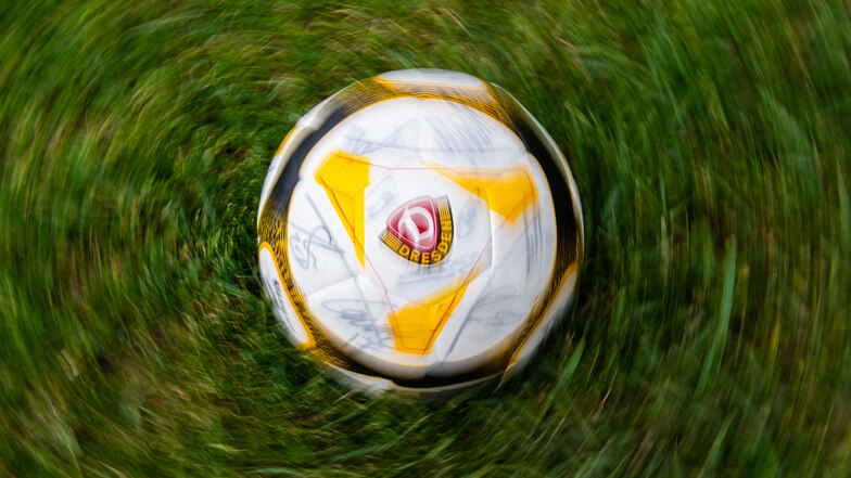 Der Ball dreht sich wieder, auch in Dynamo Dresdens Nachwuchsakademie. Allerdings sind die Spiele für den Rest der Saison jetzt komplett abgesagt worden.