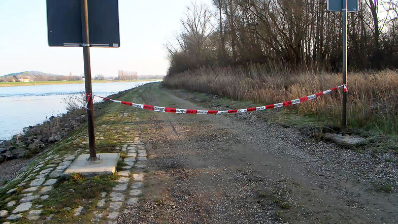 Am Rheindamm wurde die Leiche einer Frau gefunden. Daraufhin hat die Polizei die Sonderkommission "Rampe" eingerichtet.