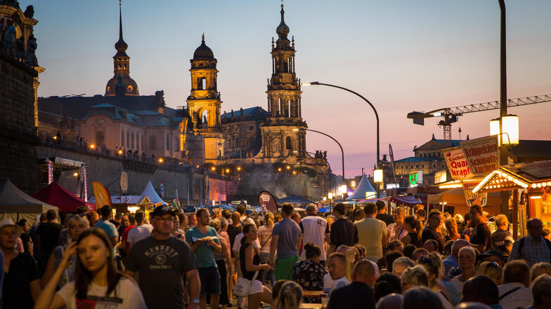 Das Dresdner Stadtfest zählt mit mehr als 550.000 Besuchern zu den größten Kommunalparties Ostdeutschlands.