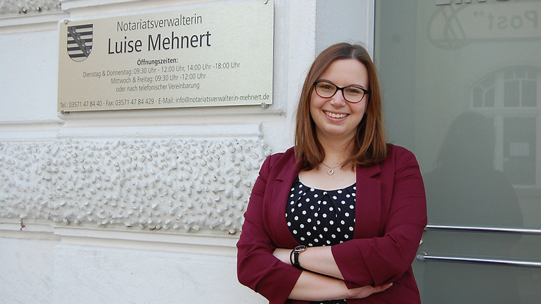 Luise Mehnert ist rein formaljuristisch zwar nur die Verwalterin des Notariats in Hoyerswerda, bietet aber alle Dienste an, für die auch eine vom Justizministerium bestellte Notarin zuständig ist.