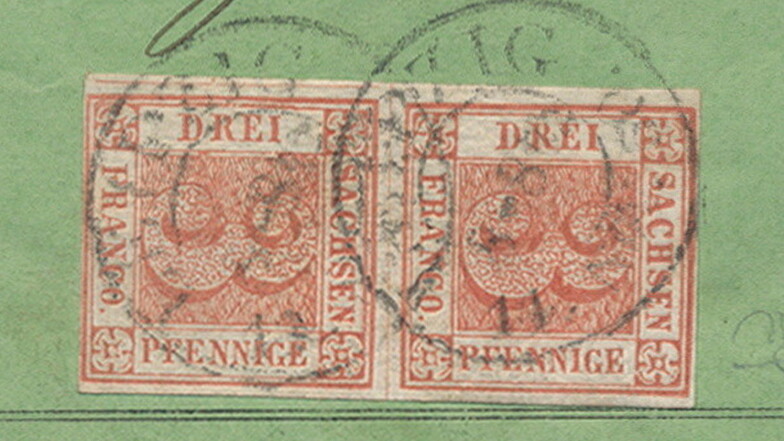 Der Sachsendreier von 1850, das erste Postwertzeichen des Königreichs Sachsen, gilt als eine der wertvollsten Briefmarken Deutschlands. Das Auktionshaus Christoph Gärtner hat bei seiner Versteigerung vom 19. bis zum 23. Februar neun dieser Raritäten im An
