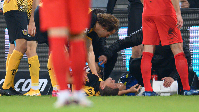 Das Bild stammt von Mitte Oktober. Beim Heimspiel gegen den FSV Zwickau verletzte sich Chris Löwe (am Boden) schwer.