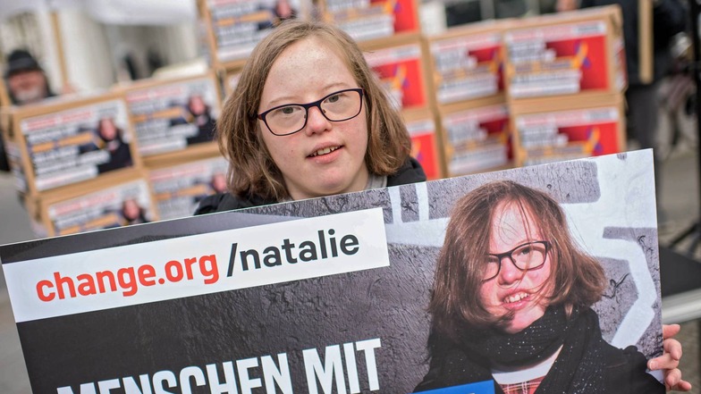 Natalie Dedreux (20), Kölner Aktivistin mit Down-Syndrom, hat  am Mittwoch in Berlin für Inklusion statt Selektion demonstriert.