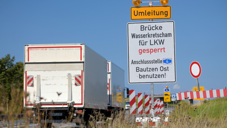 Wegen der gesperrten Brücke gibt's jetzt lange wesentlich mehr Lkw auf der B6 zwischen Löbau und Bautzen.