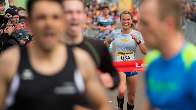 Ein Bild aus vergangenen, gesunden Tagen: Den Citylauf 2017 in Dresden hat Lisa Hahner gewonnen. Auch beim Frauenlauf ist sie regelmäßig am Start.