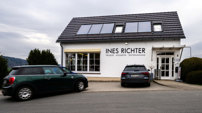 Das Friseurhaus auf dem Rosenthaler Neidberg. 2020 hat Ines Richter die Geschäfte an ihre Mitarbeiterinnen abgegeben.