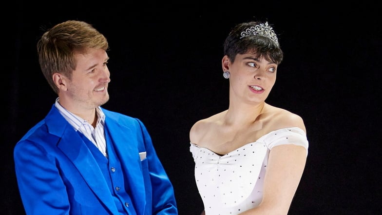 Begeistern das Publikum mit Gesang, Spiel und Ausstrahlung: Emily D’Angelo bei ihrem Hausdebüt als Cenerentola und Maxim Mironov als Prinz.