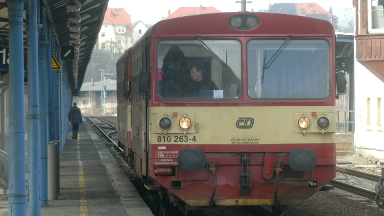 Die Fahrten in tschechischen Zügen und Bussen werden deutlich teurer.