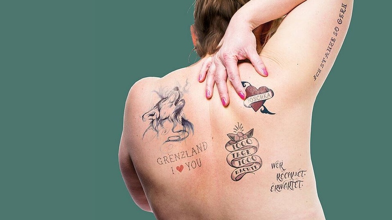 Was diese Tattoos uns sagen wollen, erfährt man im Dresdner Societätstheater.