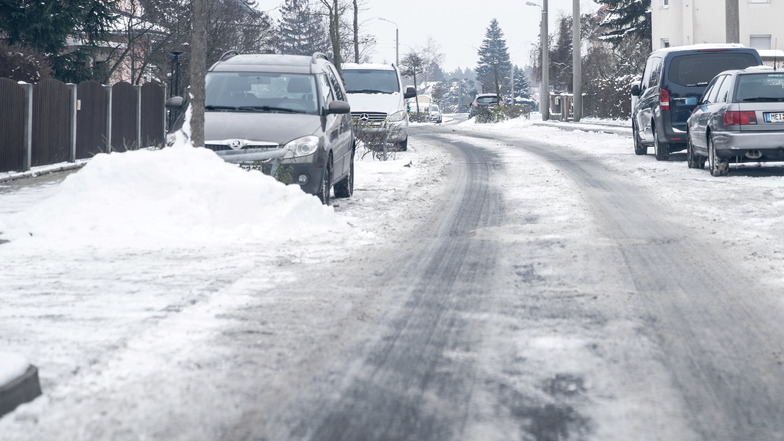 Wenn Schnee fällt, können Straßen schnell gefährlich werden. Im vergangenen Winter gab es Kritik an den Straßenzuständen im Rödertal.