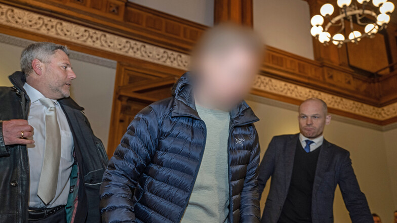 Der als „Kinderzimmer-Dealer“ bekannt gewordene 27 Jahre alte Leipziger steht seit Montag erneut vor dem Landgericht Leipzig.