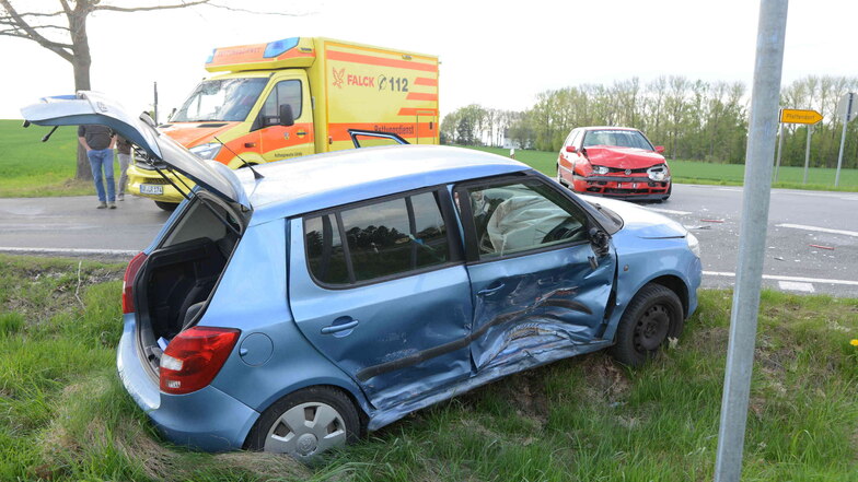 Zu einem Unfall kam es am Sonntagnachmittag auf der S111 bei Markersdorf.. Gegen 17 Uhrstießen zwei Fahrzeuge zusammen.