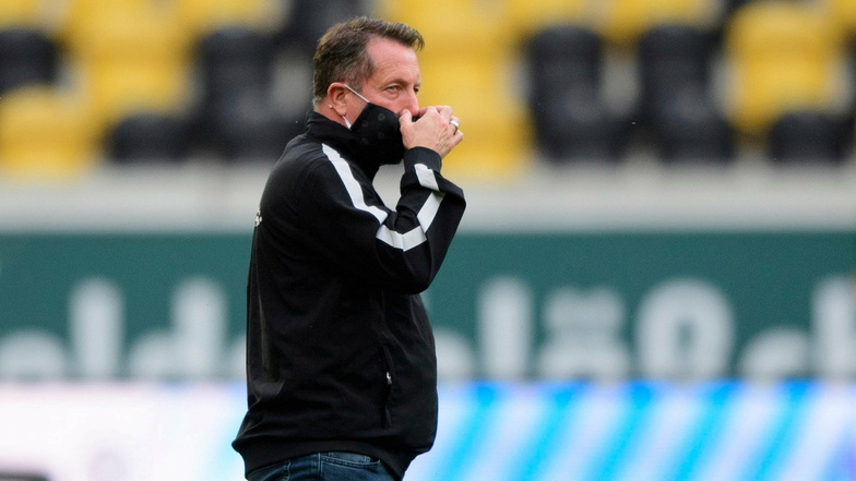 Dynamos Trainer Markus Kauczinski bleibt vorerst weiter im Krankenhaus.