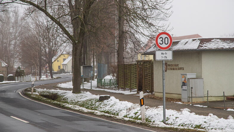 In Horka wurde vor der Grundschule eine Geschwindigkeitsbegrenzung auf Tempo 30 eingerichtet.