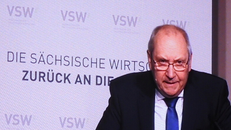 Sachsens Arbeitgeberpräsident Jörg Brückner erwartet Leistungsbereitschaft statt Träumen von der Viertagewoche. "Zurück an die Spitze" steht hinter ihm.