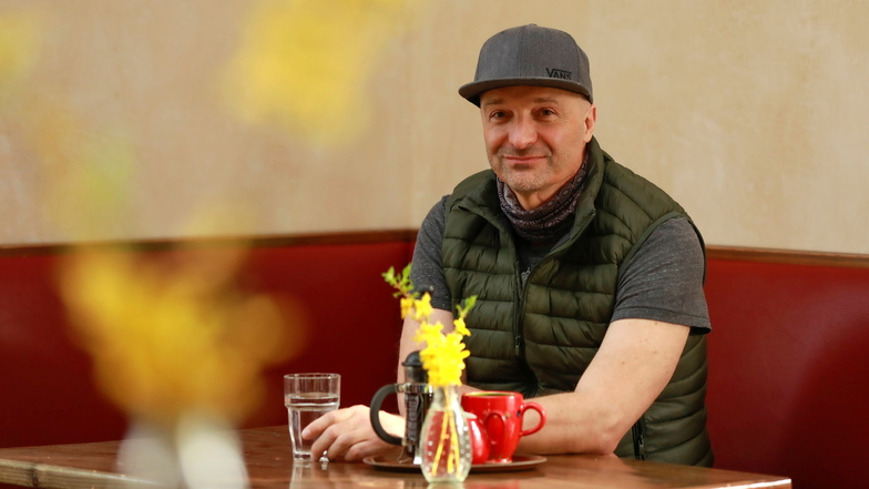 Tomas aus Tschechien lebt seit zwei Jahren mit seiner Familie in Zittau. Er hat seine Garage in Liberec verkauft und für das Geld ein Altstadthaus in Zittau bekommen.