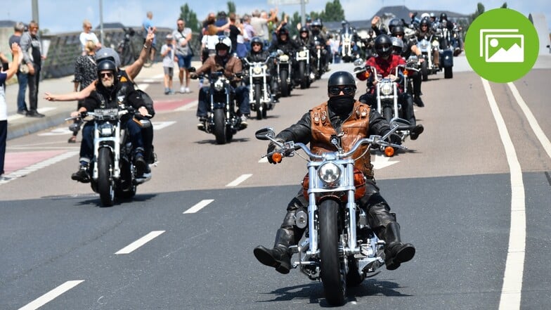 "Vroom, vroom": Hunderte Biker fahren über die Waldschlößchenbrücke in Dresden.