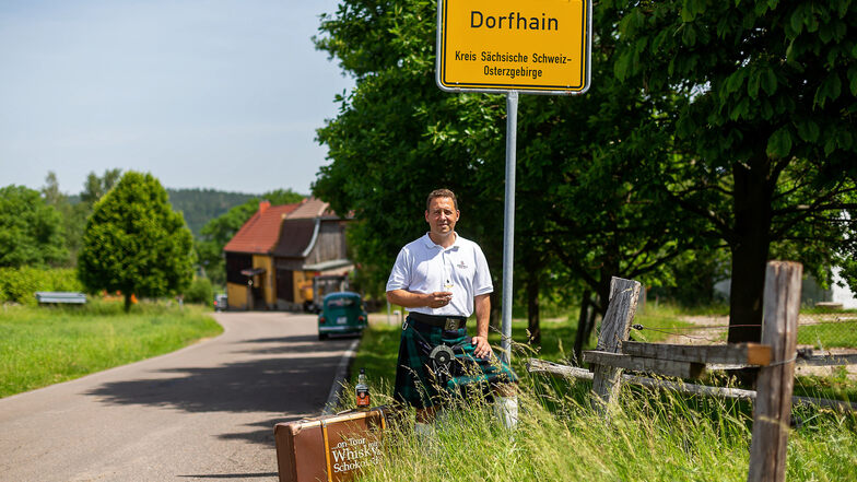 Auf den Highlands hinterm Tharandter Wald: Mit seinen schottischen Whiskys reist Markus Hüttemann umher, um Seminare und Tastings abzuhalten.