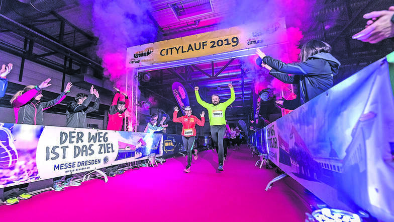 Im März 2018 wurde der neue Zieleinlauf geprobt, am Sonntag endet der Citylauf in der Messe Dresden.