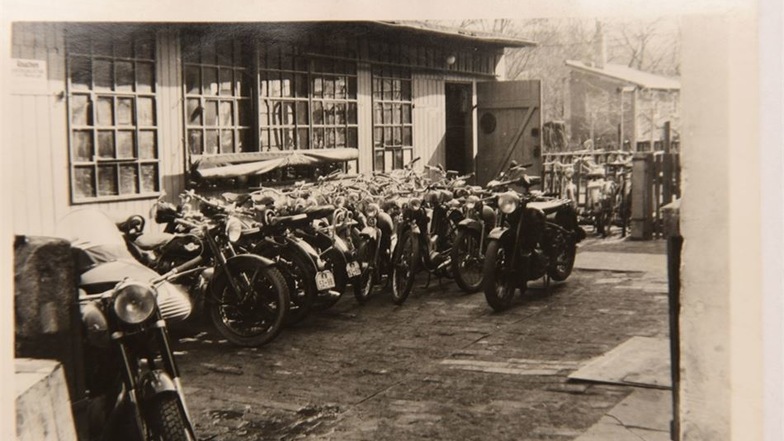 In den 50er Jahren wurde viel Motorrad gefahren – und es gab viel zu reparieren.
