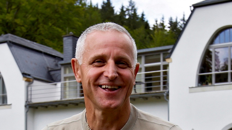 Jörg Ebert (Diplom-Ingenieur i. R.),