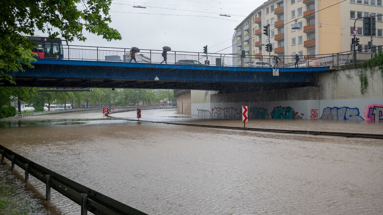 Hochwasserwarnung im Saarland - Gebäude evakuiert
