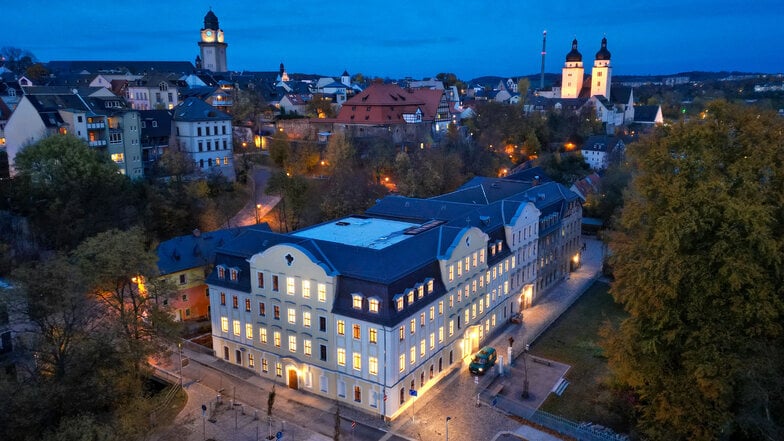 Blick auf Plauen: Die Polizei ermittelt nach einer Auseinandersetzung im Vogtlandkreis unter anderem wegen gefährlicher Körperverletzung.