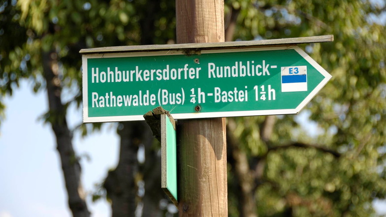Der Hohburkersdorfer Rundblick ist nicht nur ein Aussichtspunkt. Hier gibt es seit 100 Jahren einen Gedenkstein.