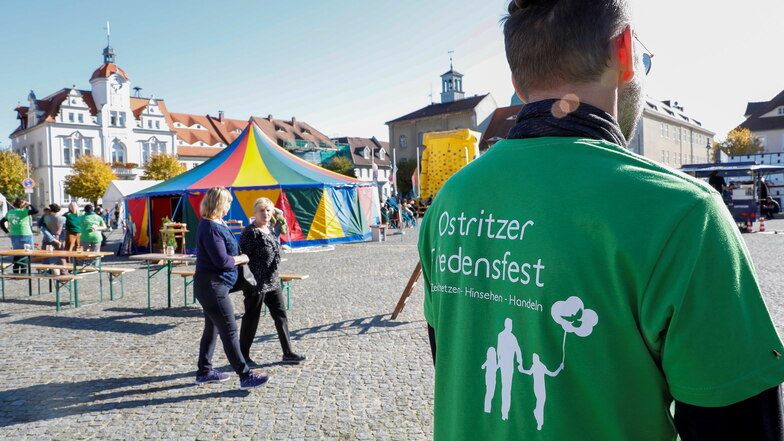Bunt für mehr Demokratie: Fünf Jahre fand regelmäßig das Ostritzer Friedensfest statt. Jetzt gibt es Veränderungen.