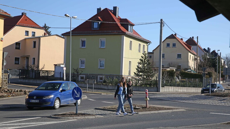 Beantragt hatte die Gemeinde Moritzburg auch einen Zebrastreifen am Kreisverkehr in Reichenberg.