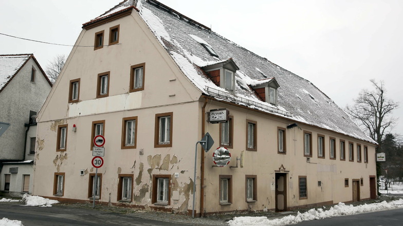 Die Gaststätte Zum Hochstein im Elstraer Ortsteil Rauschwitz ist nicht mehr zu retten. Sie wird abgerissen.