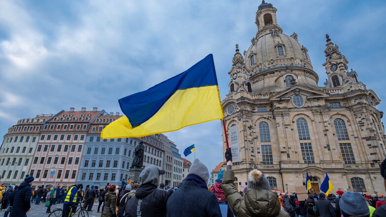 Vor allem zu Beginn der russischen Angriffe auf die Ukraine gab es viele Solidaritätsbekundungen - wie hier auf dem Neumarkt in Dresden