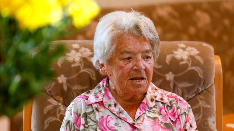 Sieht diese Dame so aus als wäre sie 107 Jahre alt? Ist sie aber. Brunhilde Wagner aus Zittau feiert heute Geburtstag.
