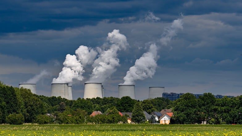 Der Kohleausstieg ist beschlossen. Braunkohlekraftwerke wie hier in Jänschwalde soll es künftig in Deutschland nicht mehr geben. Das bedeutet für die Lausitz einen gravierenden Wandel.